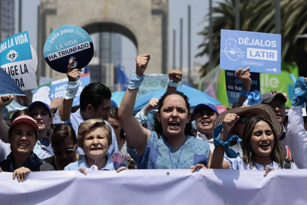 Marchan «por la vida» y en contra del aborto en CDMX