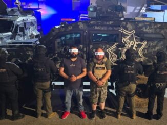 Capturan a dos hombres armados a bordo de un vehículo blindado en Cuauhtémoc